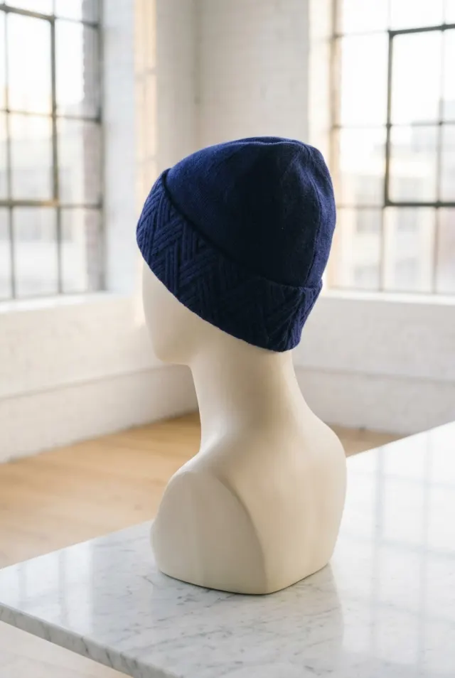 Colombo czapka męska typu beanie z brzegiem w jodełkę granatowa