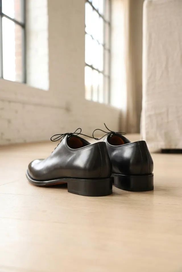 Santoni oxfordy męskie gładkie z zamkniętą przyszwą czarne