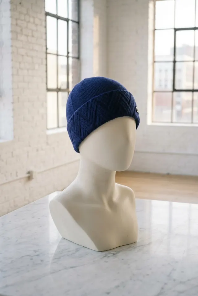Colombo czapka męska typu beanie z brzegiem w jodełkę granatowa