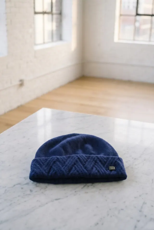Colombo czapka męska typu beanie z brzegiem w jodełkę granatowa